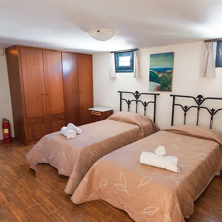 Douliana Villa Vamos